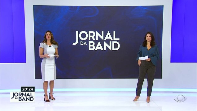 Os noivos Henrique e Bia fizeram um pit stop durante o casamento. E foi o Lewis Hamilton quem comemorou. #BandJornalismo