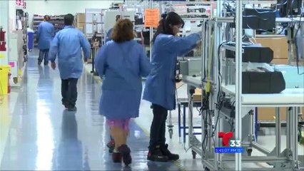 Bajan sueldos y prestaciones en industria manufacturera