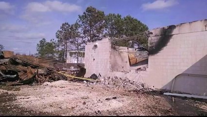 Autoridades inspeccionan restos de avioneta estrellada