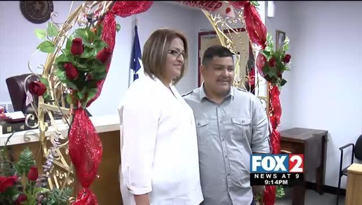 Judge Officiates Free Marriage Ceremonies for 17th Year