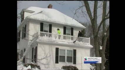 Acumulación de nieve techos de casas