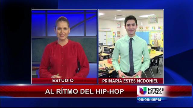 Estudiantes aprenden inglés al ritmo de la música