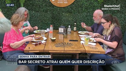 Você já ouviu falar em bares secretos? Parece coisa de filme, mas já virou moda em São Paulo.