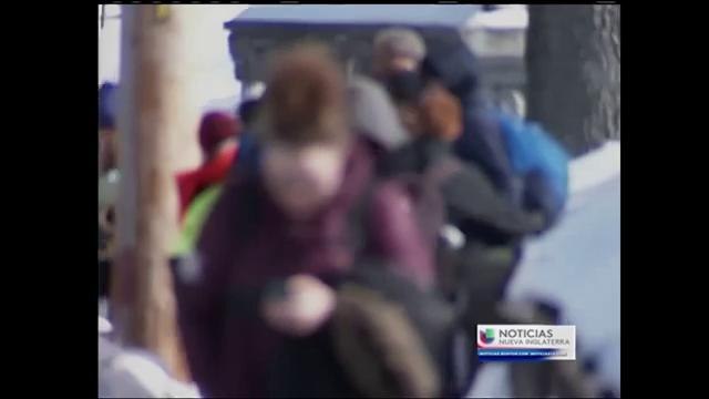 Miles de estudiantes regresan a clases