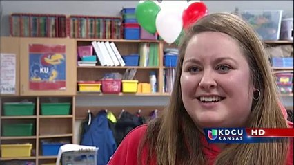 Otorgan premios sorpresa a maestros