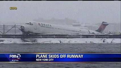 Plan Skids Off Runway In New York Snow Storm