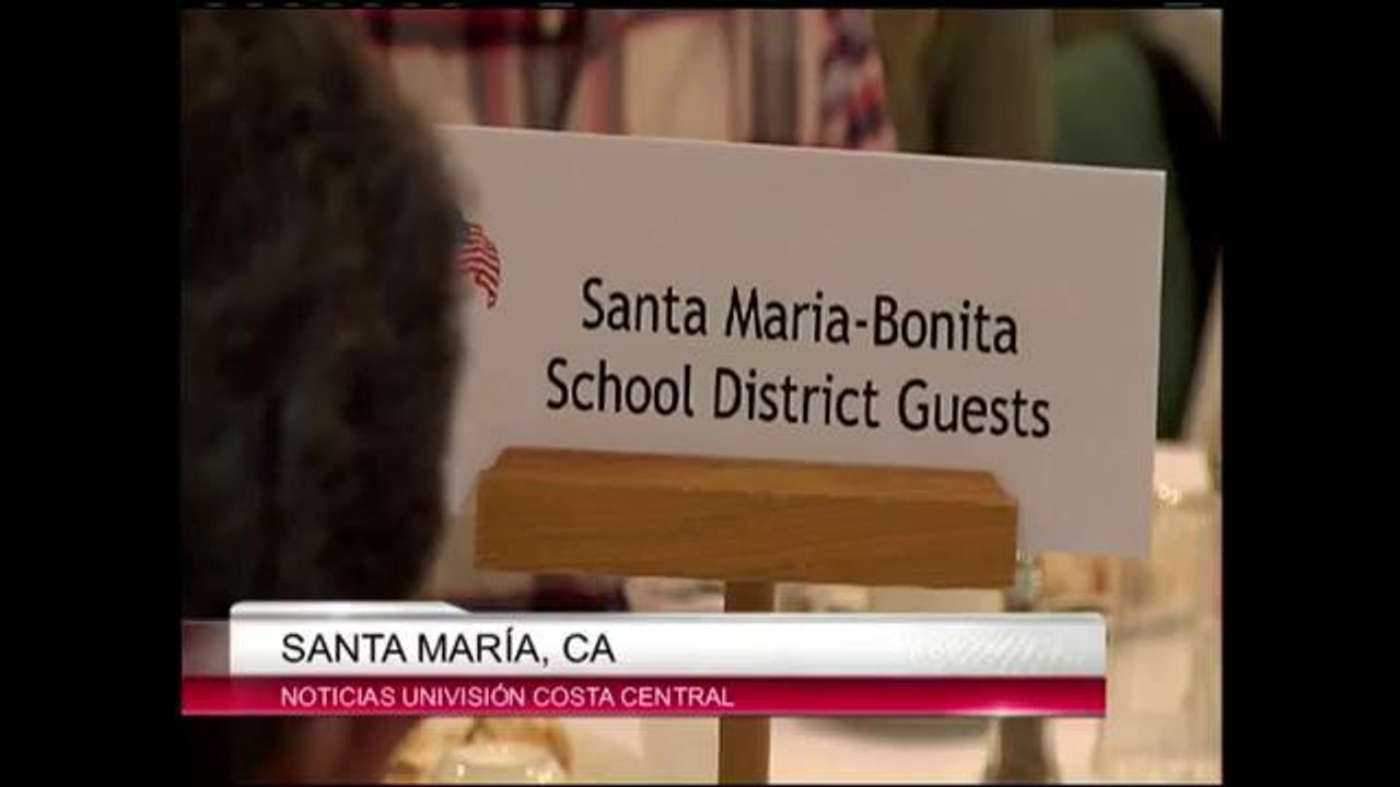 Líderes empresariales visitan escuelas en Santa María