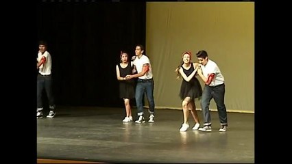 Voz ritmo y cultura se presento en la preparatoria del Valle de Pájaro