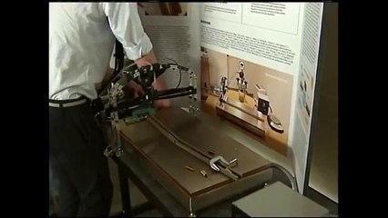 Estudiantes se reunen en la Universidad de Monterey