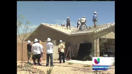 Se instalan páneles solares en Desert Hot Springs