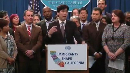 Presentan paquete de leyes de protección al migrante