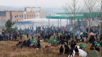 Мигрантов отзывают с границы