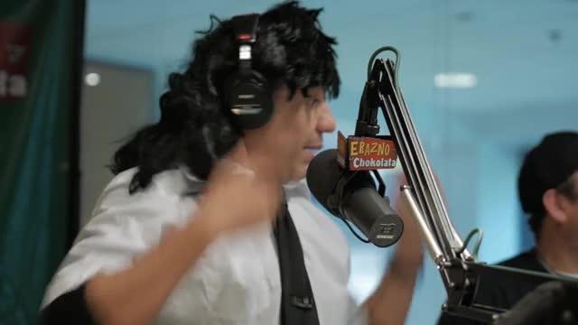 Adrian Uribe presenta 100 Nacos dijeron