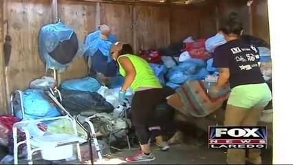 Football Team Helps Elderly Man in Need