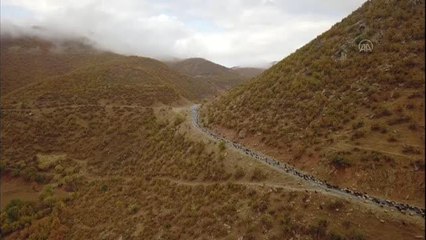 (DRONE) Göçerlerin dönüş yolculuğu sürüyor