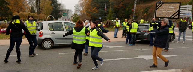 Gilets jaunes : la démocratie en danger ?