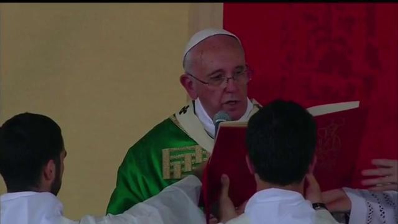 Papa Francisco arremete contra las armas