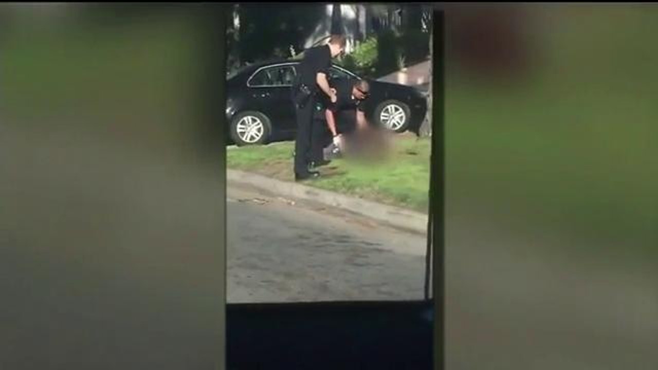 Policía le dispara a indigente