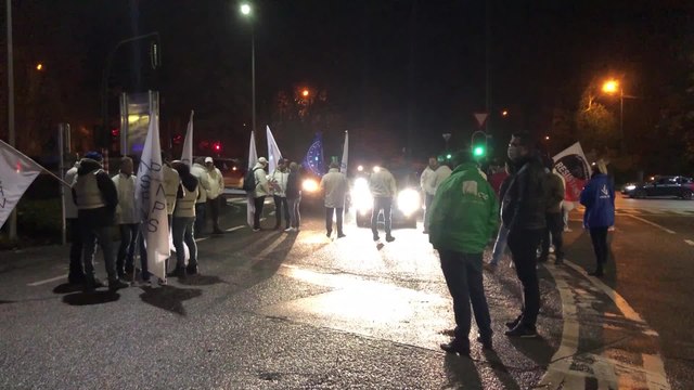 Action des syndicats policiers devant la centrale nucléaire de Tihange