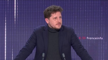Migrants piégés entre la Pologne et la Biélorussie, régularisation des sans-papiers, bilan de la COP26... Le "8h30 franceinfo" de Julien Bayou