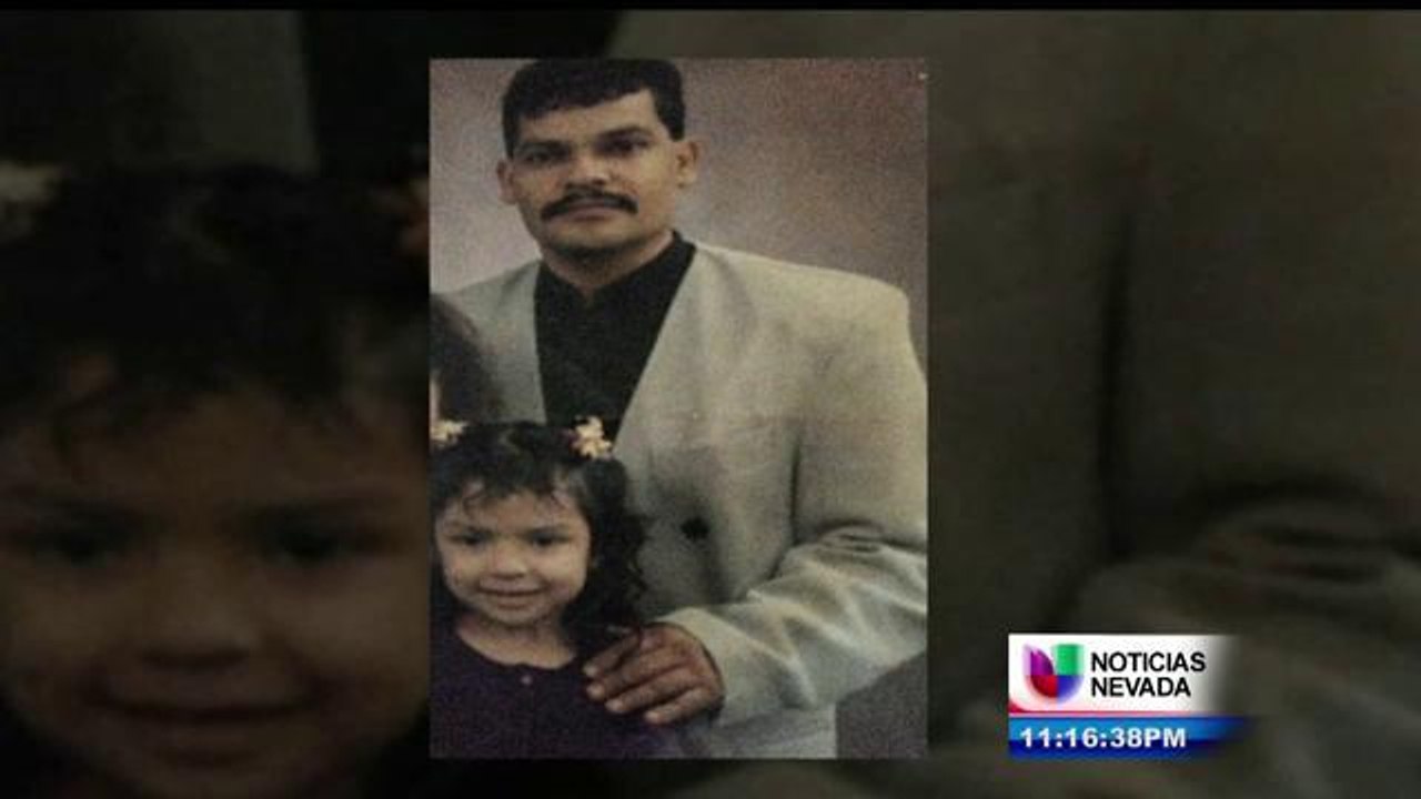 Joven sufre daño emocional por deportación de su papá