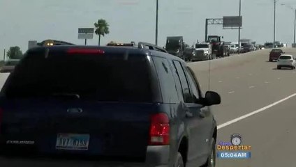 Joven Queda Atrapada Entre Dos Vehiculos