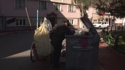 Evini geçindirebilmek için üç işte birden çalışıyor, azmiyle herkese örnek oluyor