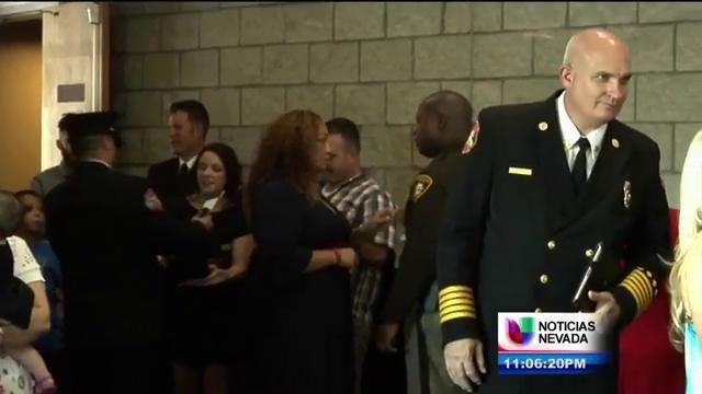 Se gradúan nuevos elementos del departamento de bomberos