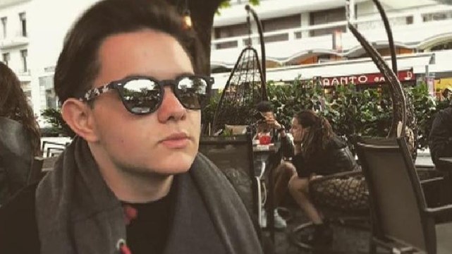 Önce sosyal medyadan paylaştı, sonra ailesini öldürüp intihar etti