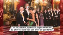 Letizia luce sus joyas más imponentes en su primera gala tras dos años de pandemia