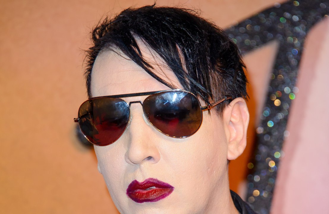 Marilyn manson: sperrte er frauen ein?