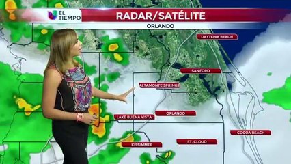 Rayo alcanza a dos personas en el Condado Orange