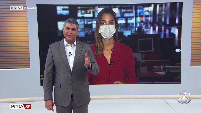 Criminosos assaltam barbeiro na porta de casa e fogem levando carro com o cachorro da família. Durante a ação, a vítima foi agredida pelos bandidos e teve que ser hospitalizada.