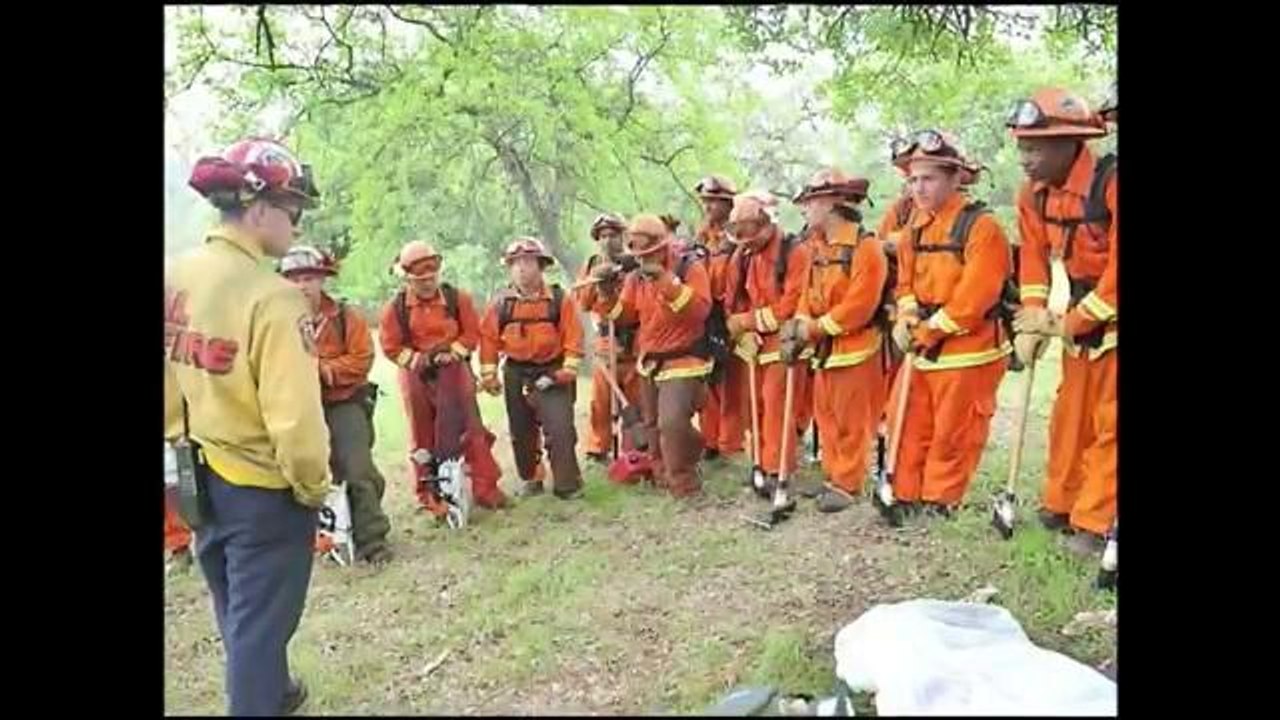 Reos en Cárceles Sofocando Incendios