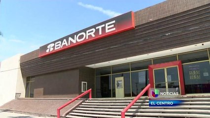 Mujer fue despojada de miles de pesos fuera de un banco