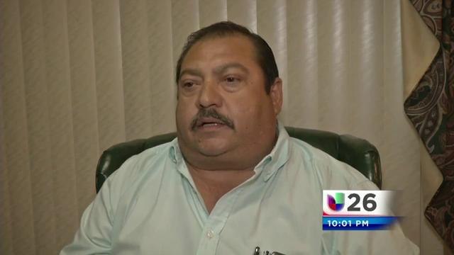 Responde por casos de presunta estafa en trámites vehiculares