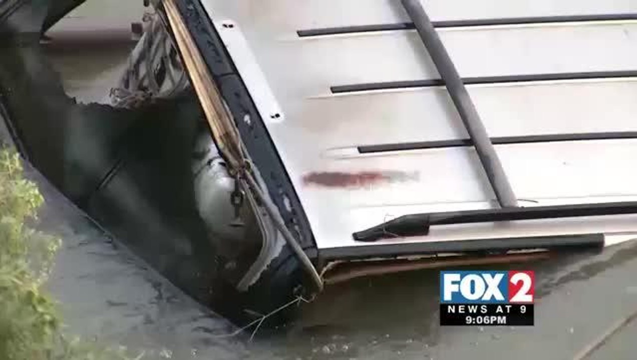 Man Flees Into Mexico After Crashing Drug-Filled SUV Into River