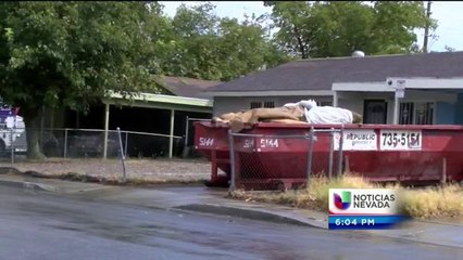 Incendio desplaza a ocho personas