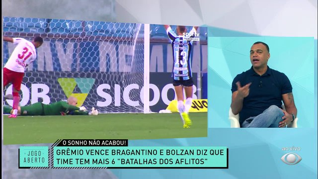 MAIS SEIS BATALHAS DOS AFLITOS! Grêmio venceu por 3 a 0 o Bragantino e ainda sonha com uma recuperação para se livrar do rebaixamento. E o presidente Romildo Bolzan disse: temos mais 6 batalhas dos aflitos . #JogoAberto