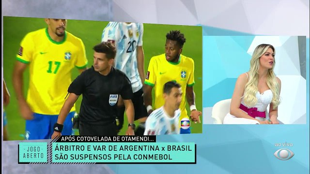 OTAMENDI MALDOSO! Brasil ficou no zero a zero com a Argentina, mas a cotovelada de Otamendi em cima do Raphinha roubou a cena. Tite ficou maluco pelo zagueiro argentino não ter tomado cartão vermelho. #JogoAberto