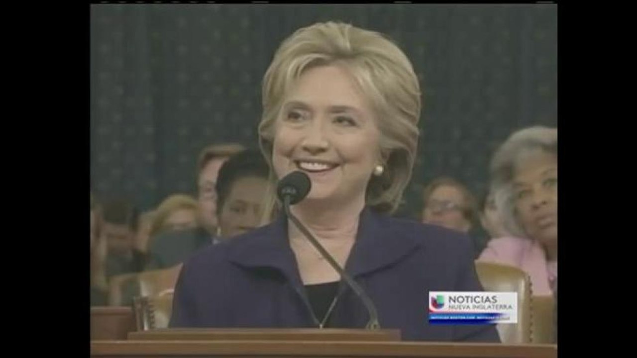 Hillary Clinton testifica