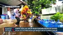 Hampir Sebulan Banjir Tak Surut, Polri dan TNI Berbondong-Bondong Bantu Warga Korban Banjir Sintang