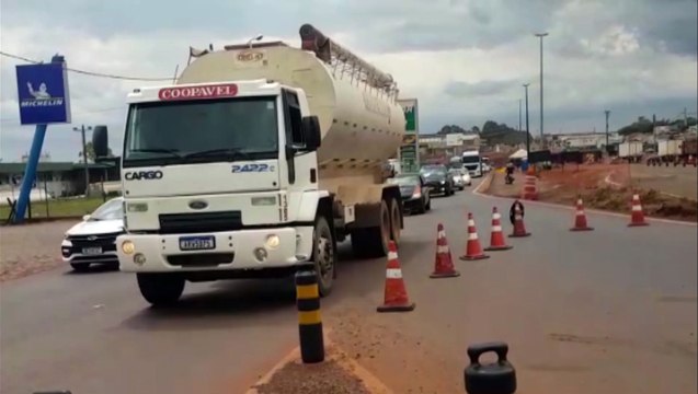 Obras bloqueiam acesso à BR-277 no Trevo Cataratas