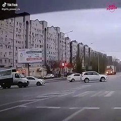 Quand ton camion se casse en deux en pleine route