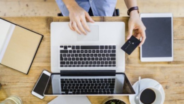 Stop Making Impulse Purchases and Save Money for the Holidays