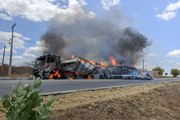Caminhão carregado de pluma de algodão pega fogo em BR no Cariri paraibano; tenente dá detalhes