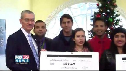 Laredo community college students received scholarships from the mexican consulate