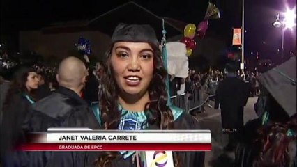 Cientos de estudiantes del Colegio de la Comunidad de El Paso se gradúan.