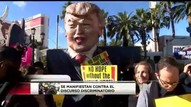 Varios Manifestantes se Expresan en Contra de Discursos Anti-Inmigrantes de Pre-Candidatos a la Pres
