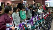 Laredo students were selected to receive gifts for their good academic standing.
